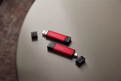 Kingston Flash SSD 1TB Dual USB-A/C Portable, Up to 1050MB/s USB 3.2 Gen 2 Kingston Flash SSD 1TB Dual USB-A/C Portable, Up to 1050MB/s USB 3.2 Gen 2