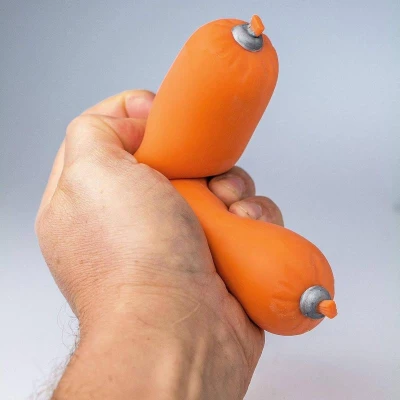 Klobása antistresová strečová mačkacia 18cm detská žartovinka