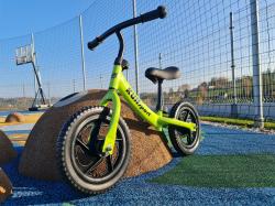 Kubisport Dětské odrážedlo CSK31K plastová kola 12 zelená