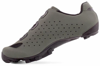 Lake MX238 Gravel Carbon khaki tretry + sleva 500,- na příslušenství