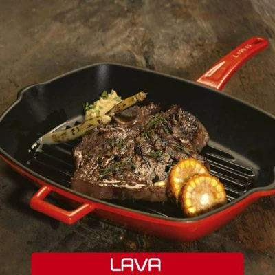 LAVA Metal červená litinová grilovací pánev s víkem 28 x 28 cm