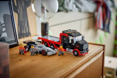 Lego CITY Výstavní náklaďák + závodní auto Audi F1 60493 (stavebnice)