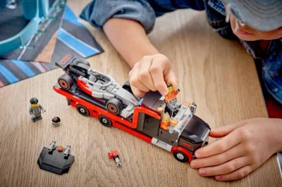 Lego CITY Výstavní náklaďák + závodní auto Audi F1 60493 (stavebnice)