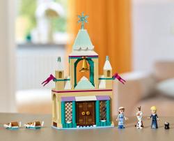 Lego DISNEY Hrad Arendelle z filmu Ledové království 43265 (stavebnice)