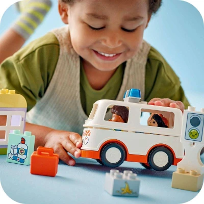 Lego DUPLO Auto sanitka a řidič 10447 (stavebnice)