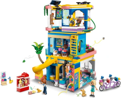 Lego FRIENDS Klubovna pro kamarády v městečku Heartlake 42689 (stavebnice)