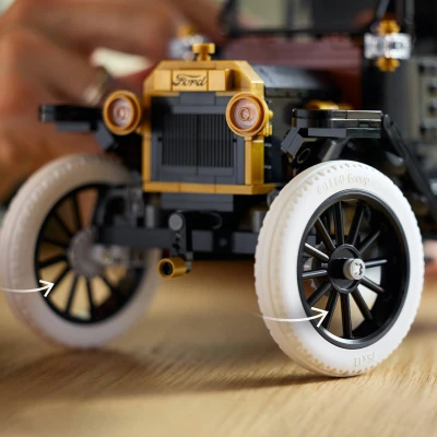 Lego ICONS Auto Ford Model T 11376 (stavebnice)
