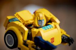 Lego ICONS Transformers: Bumblebee 10338 (stavebnice)
