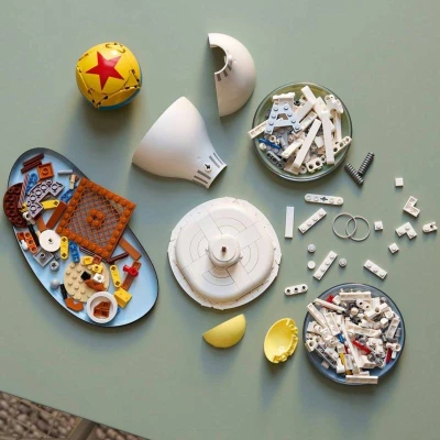 Lego IDEAS Disney Pixar Luxo Jr. 21357 (stavebnice)