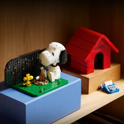 Lego IDEAS Peanuts: Snoopyho bouda 21368 (stavebnice)