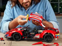 Lego TECHNIC Auto Ferrari 488 GTE (AF Corse 51) 42125 (stavebnice)
