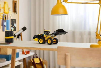 Lego TECHNIC Kolový nakladač Volvo L120 Electric 42209 (stavebnice)