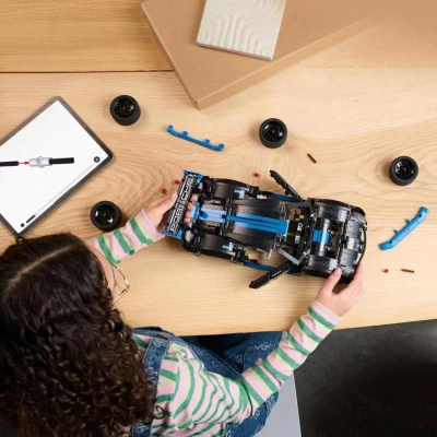 Lego TECHNIC Závodní auto Porsche GT4 e-Performance 42176