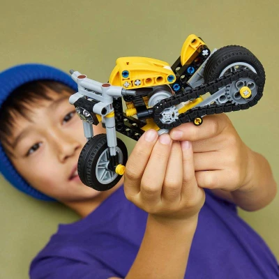 Lego TECHNIC Žlutá motorka 42225 (stavebnice)