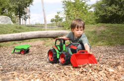 Lena GIGA TRUCKS Traktor s nákládací lžící funkční set s přívěsem na písek