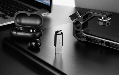 Lexar JumpDrive M400 stříbrno-černý USB 3.0 64GB flash disk