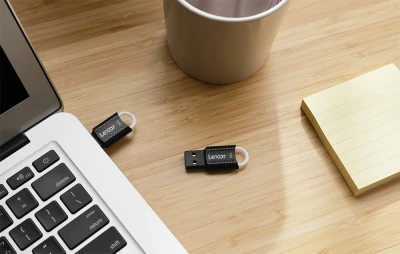 Lexar JumpDrive V40 16GB USB 2.0 flash disk