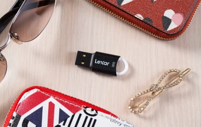 Lexar JumpDrive V40 32GB USB 2.0 flash disk