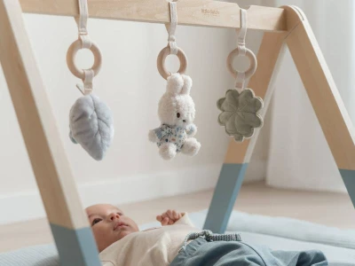 Little Dutch DREVO Baby hrazdička Miffy Lucky Leaves pre bábätko