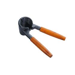 Mat Louskáček na ořechy 16,5cm kov. dřev. rukojeť Mat Louskáček na ořechy 16,5cm kov. dřev. rukojeť