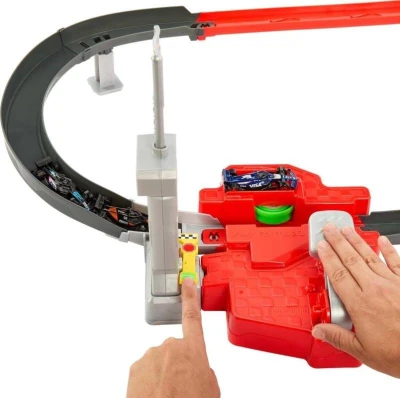 Mattel HOT WHEELS Racing Formule 1 startovací dráha se 3 autíčky