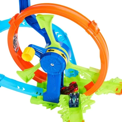 Mattel HOT WHEELS Řetězový náraz set akční dráha s autíčkem