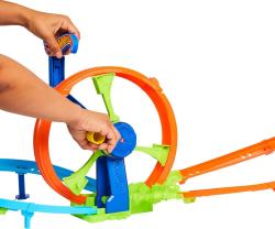 Mattel HOT WHEELS Řetězový náraz set akční dráha s autíčkem