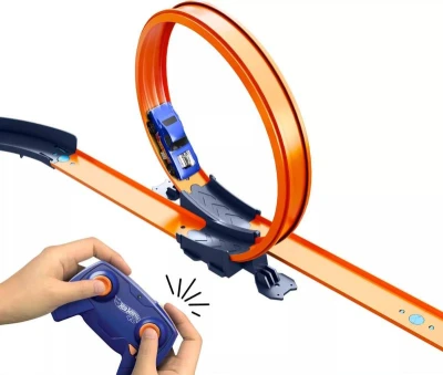 Mattel HOT WHEELS Set akční dráha + RC auto na vysílačku 2,4GHz na baterie