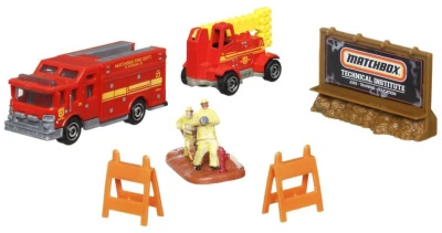 Mattel Matchbox Hitch Haul auto přepravní s přívěsem a doplňky 8 druhů