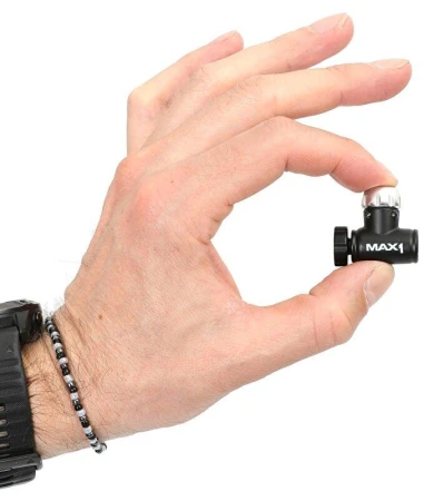Max1 Air Evo CO2 černo-stříbrná bombičková hustilka