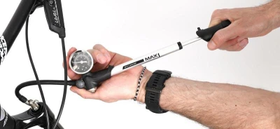 Max1 Shock Sport 400 PSI hustilka s manometrem