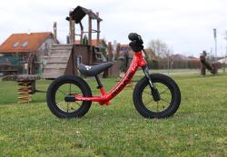 Max1 Premium MAXÍK Evo Lite červená/černé odrážedlo