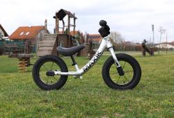 Max1 Premium MAXÍK Evo Lite stříbrné/černé odrážedlo