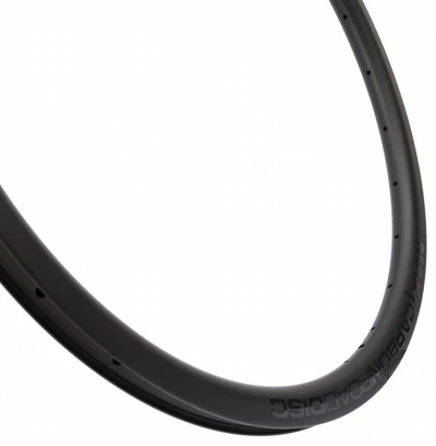 Max1 Premium Carbon Road Disc 32,6 mm/28 děr clincher ráfek