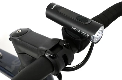 Max1 světlo přední Nova 200 USB