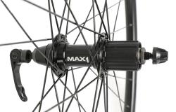 Max1 zapletené kolo 28/29[34] V-brake zadní 8-11sp. černé