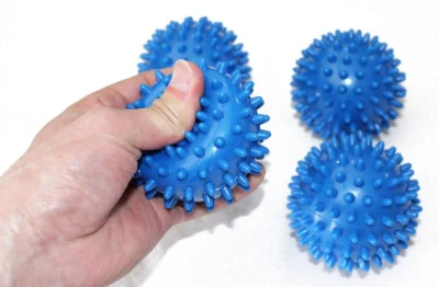 Merco Míček masážny rehabilitačný ježko 9cm s bodlinkami soft červený