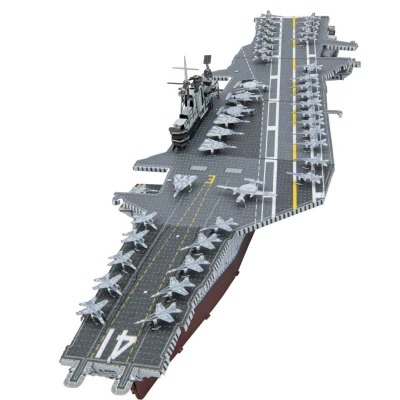 Metal Earth Luxusní ocelová stavebnice USS Midway Metal Earth Luxusní ocelová stavebnice USS Midway