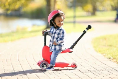 Micro Mini2go Deluxe Plus - červená (red) + reflexní sada