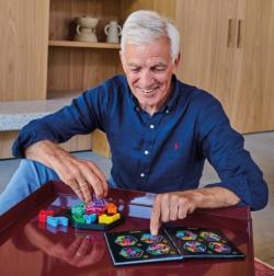 Mindok Hlavolamová hra SMART GAMES IQ Deluxe-Hexagon 120 rébusů