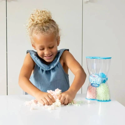 Modelína PlayFoam Pluffle svítí ve tmě
