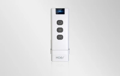 MOES YK2169 bílo-šedý dálkový ovladač