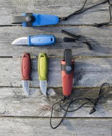 Morakniv Eldris (S) Yellow Neck Knife Kit box