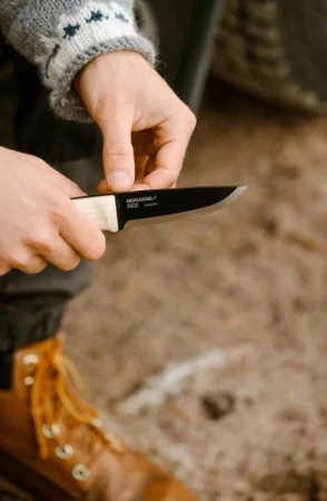 Morakniv Finn BlackBlade (S) Ash Wood Hiking Knife