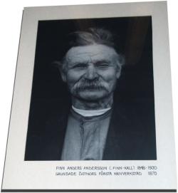 Morakniv Finn BlackBlade (S) Ash Wood Hiking Knife