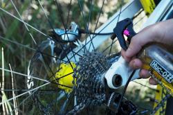 Muc-off čistič Bio Drivetrain Cleaner 500 ml - Silně odmašťující bio čistič na řetězy