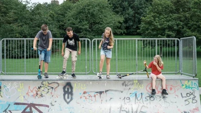 MUUWMI Longboard ABEC 7 PABLO skateboard svieti v tme LED Svetlo