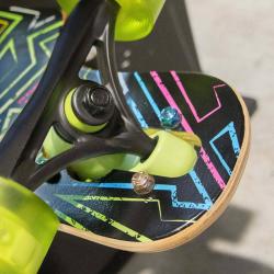 Muuwmi Longboard Compact ABEC 7 Neon se svítícími kolečky