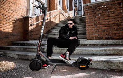 Navee E25 Pro tmavě šedý elektrický skútr
