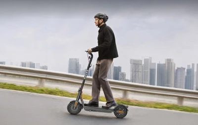 Navee V45i černá elektrická koloběžka